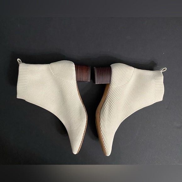 CUSHIONAIRE Women's Neely Stretch bootie +Memory Foam 7 WIDE IVORY - Picture 8 of 12